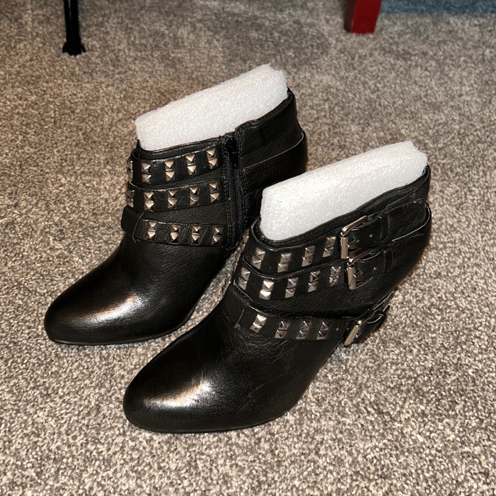 Report heeled boots